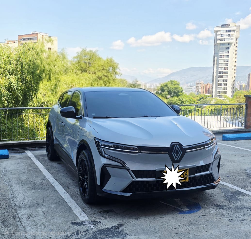 RENAULT MEGANE E-TECH AT 4X2 2025**: imagen 5