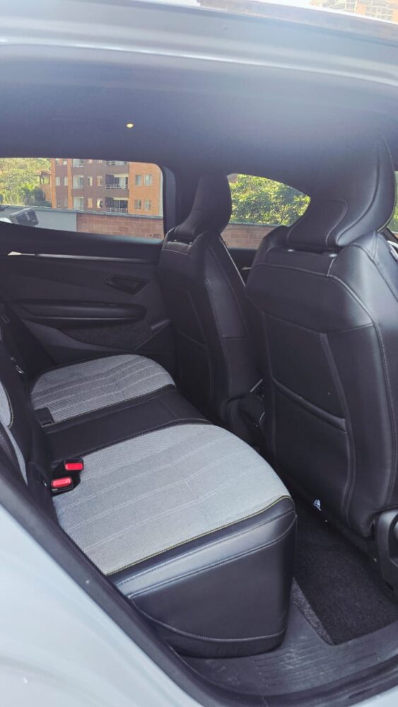 RENAULT MEGANE E-TECH AT 4X2 2025**