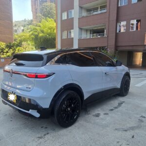 RENAULT MEGANE E-TECH AT 4X2 2025**: imagen 8