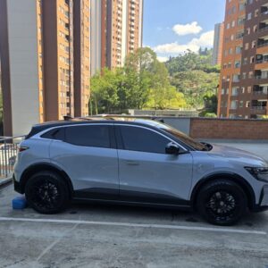 RENAULT MEGANE E-TECH AT 4X2 2025**: imagen 6