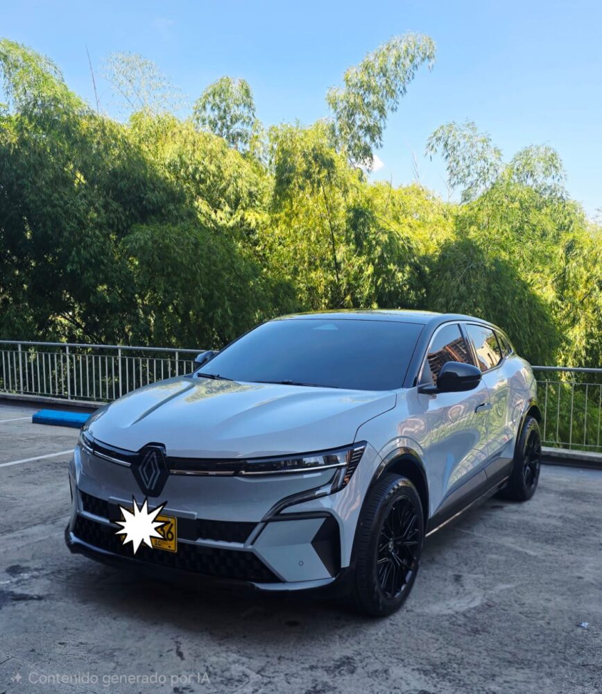 RENAULT MEGANE E-TECH AT 4X2 2025**: imagen 2