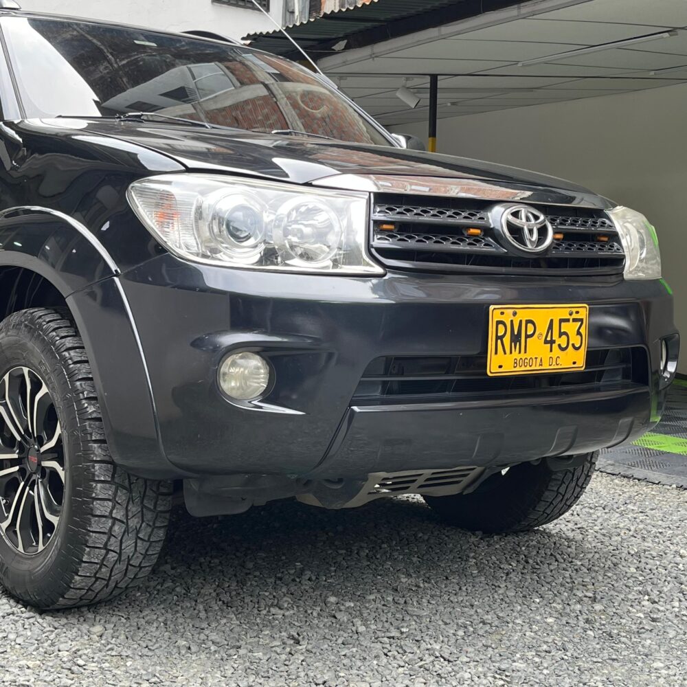 TOYOTA FORTUNER 2.7L AT 2.7CC 4X2 2012**: imagen 5