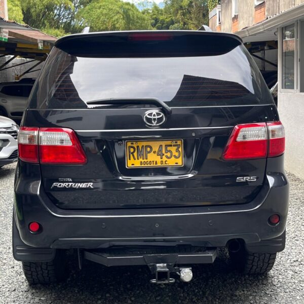 TOYOTA FORTUNER 2.7L AT 2.7CC 4X2 2012**