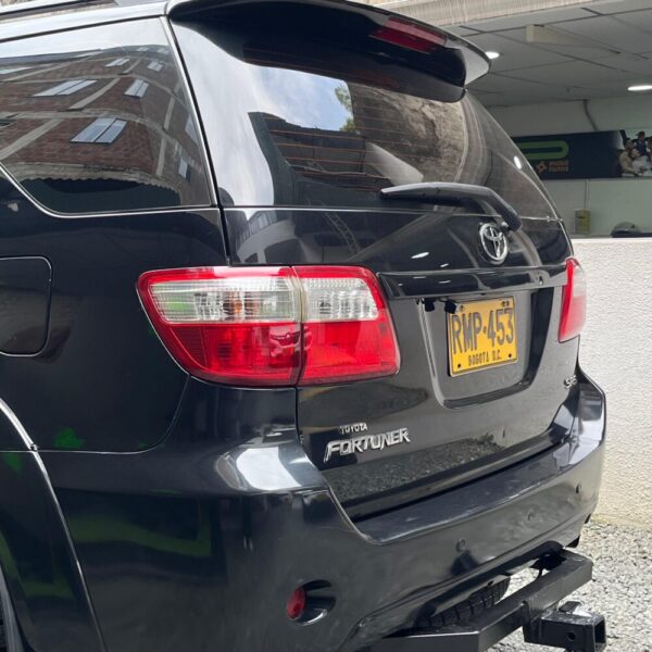 TOYOTA FORTUNER 2.7L AT 2.7CC 4X2 2012**