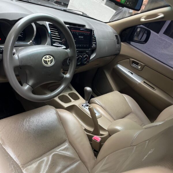 TOYOTA FORTUNER 2.7L AT 2.7CC 4X2 2012**
