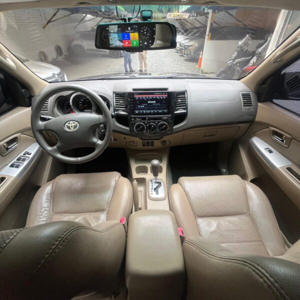 TOYOTA FORTUNER 2.7L AT 2.7CC 4X2 2012**