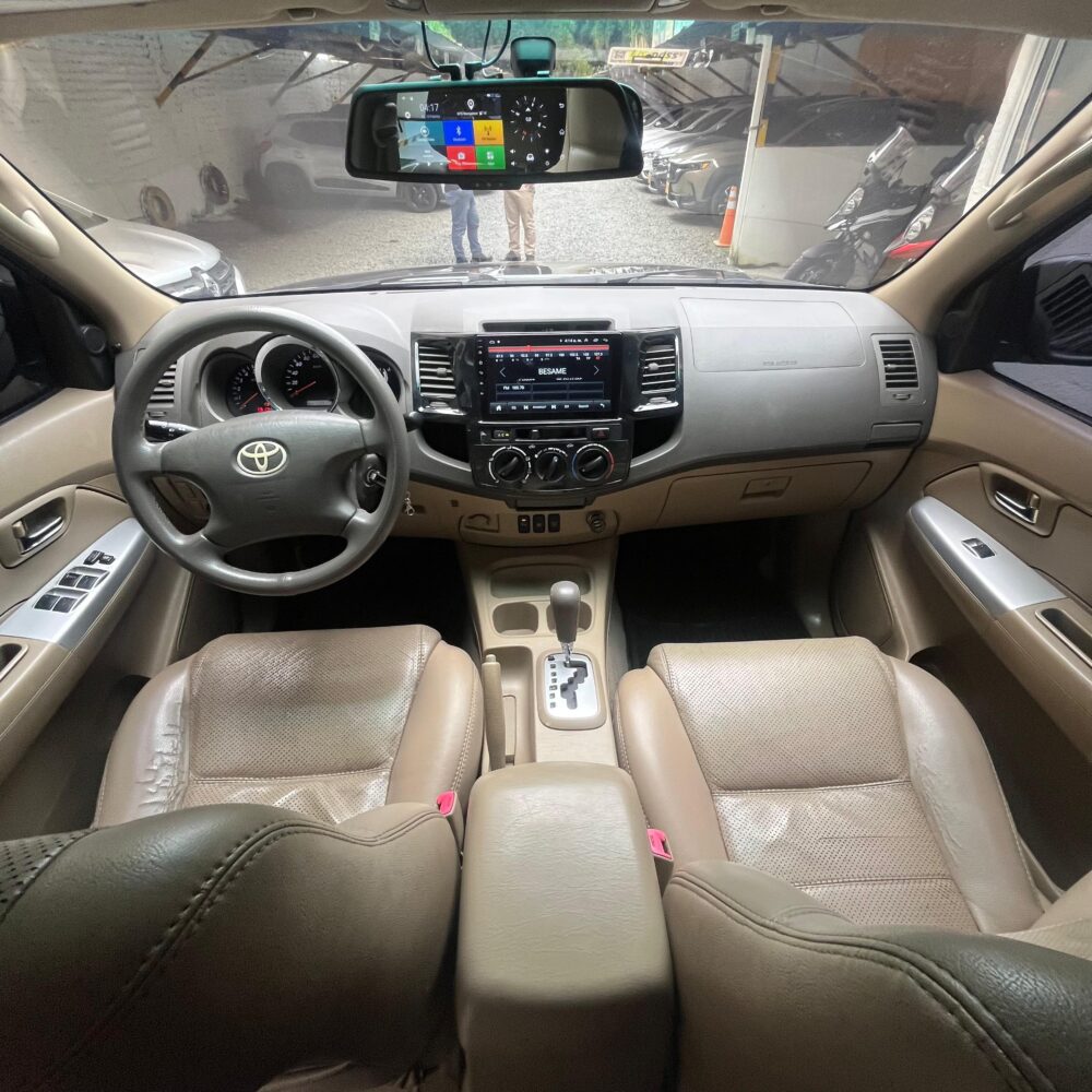 TOYOTA FORTUNER 2.7L AT 2.7CC 4X2 2012**: imagen 16