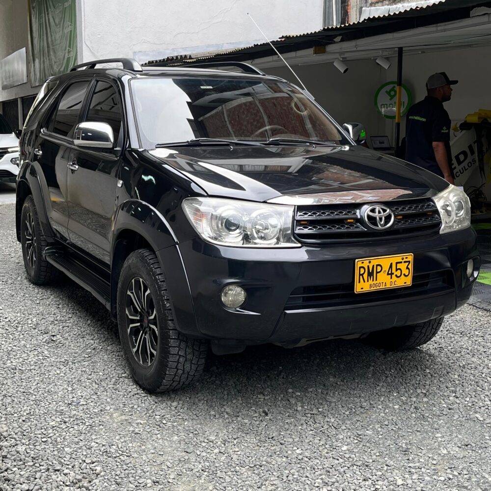 TOYOTA FORTUNER 2.7L AT 2.7CC 4X2 2012**: imagen 3