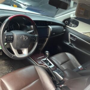 TOYOTA FORTUNER 2.7L MID TP 2.7CC 4X2 2020: imagen 15