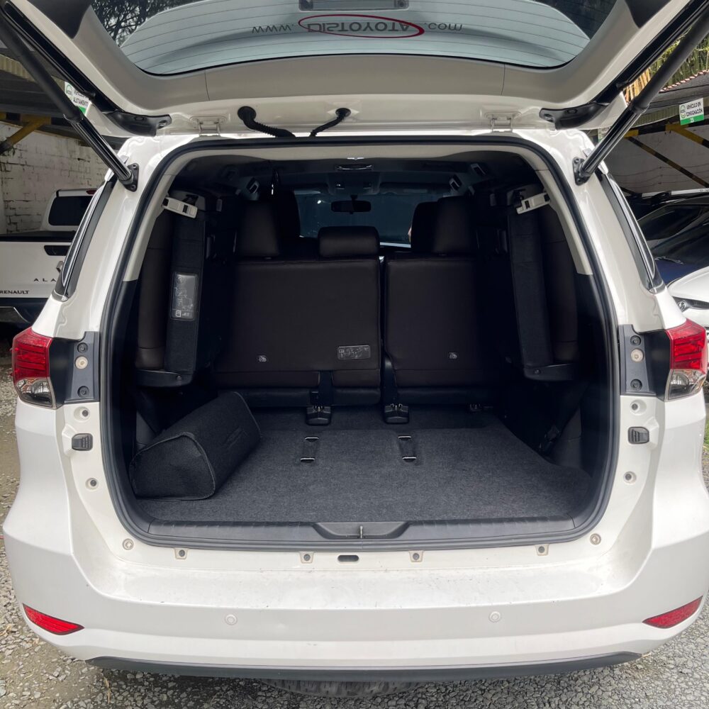 TOYOTA FORTUNER 2.7L MID TP 2.7CC 4X2 2020: imagen 19