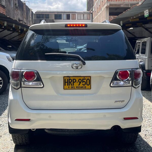 TOYOTA FORTUNER 2.7L AT 2.7CC 4X2 2015
