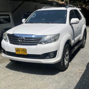 TOYOTA FORTUNER 2.7L AT 2.7CC 4X2 2015