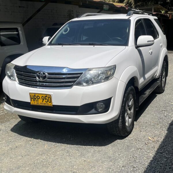 TOYOTA FORTUNER 2.7L AT 2.7CC 4X2 2015
