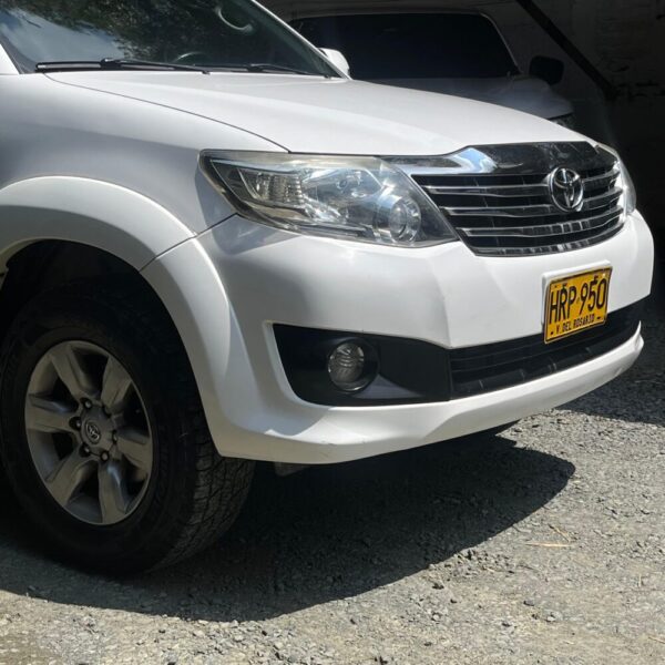 TOYOTA FORTUNER 2.7L AT 2.7CC 4X2 2015