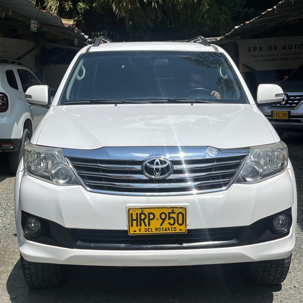TOYOTA FORTUNER 2.7L AT 2.7CC 4X2 2015: imagen 2