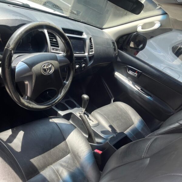 TOYOTA FORTUNER 2.7L AT 2.7CC 4X2 2015