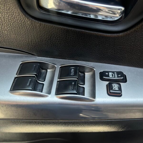 TOYOTA FORTUNER 2.7L AT 2.7CC 4X2 2015