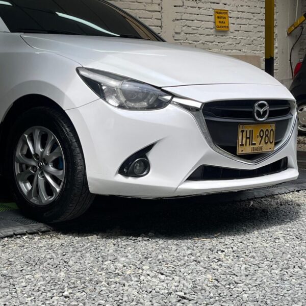 MAZDA 2 TOURING MT 1.5CC 2017