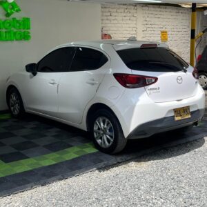 MAZDA 2 TOURING MT 1.5CC 2017: imagen 9