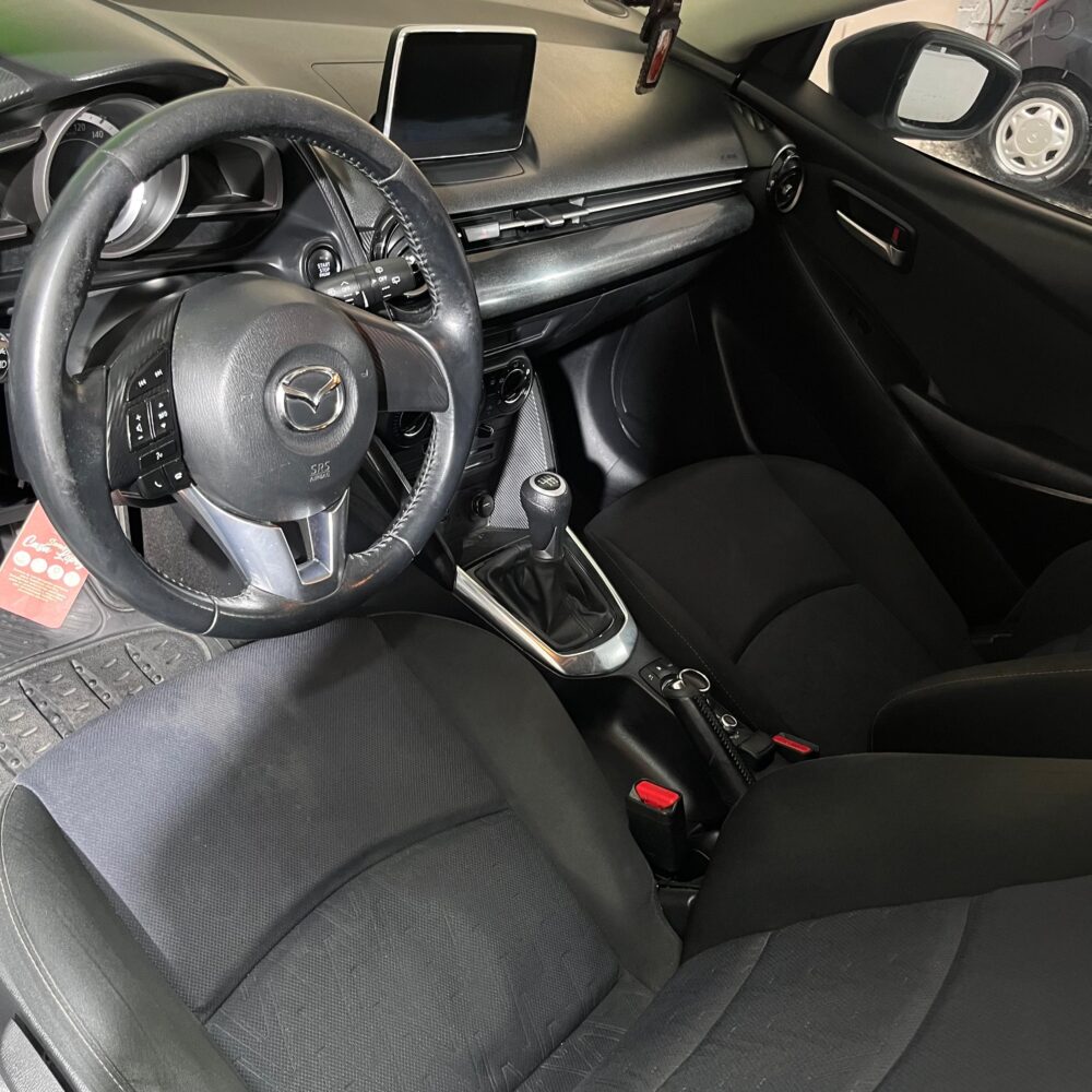 MAZDA 2 TOURING MT 1.5CC 2017: imagen 15
