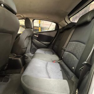 MAZDA 2 TOURING MT 1.5CC 2017: imagen 18