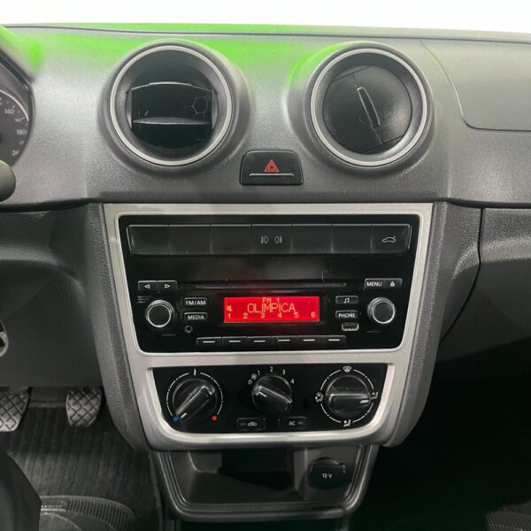 VOLKSWAGEN VOYAGE COMFORTLINE MT 1.6CC 2016