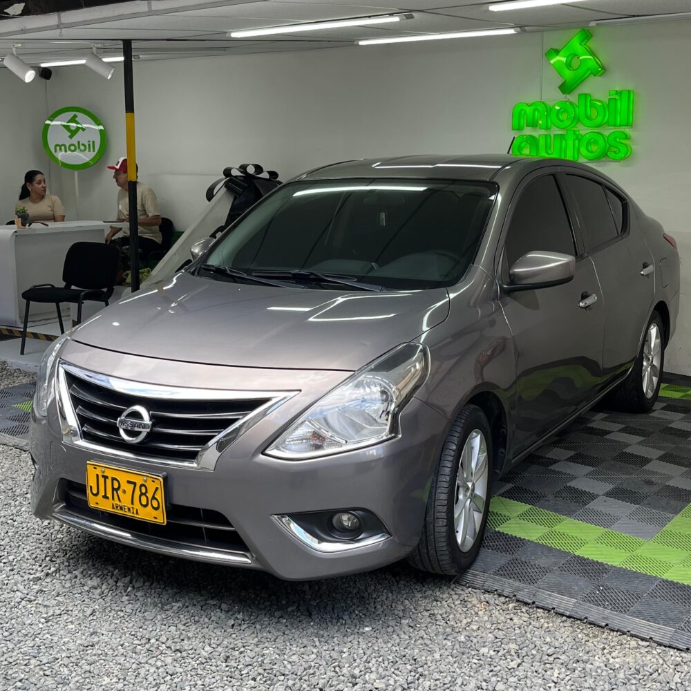 NISSAN VERSA ADVANCE AT 1.6CC 2019**: imagen 1