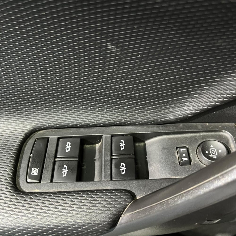 CHEVROLET TRACKER TURBO LS MT 1.2CC 4X2 2023: imagen 11